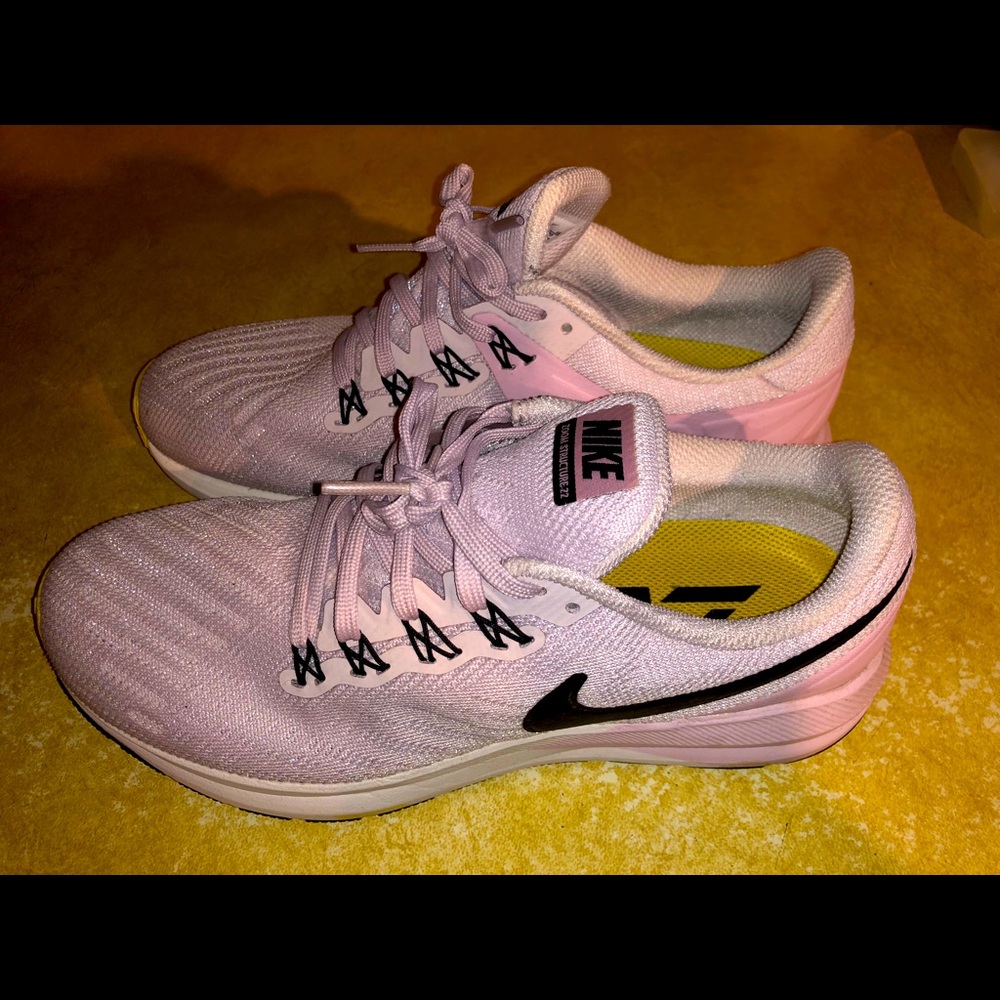 Nike Air Zoom Structure 22 (8.5) Running Shoe